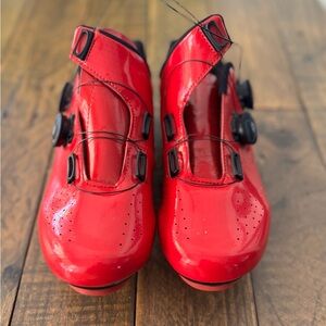 Pelaton red patent leather glossy 39 shoe